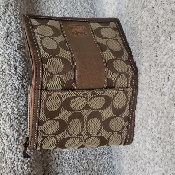 Coach pink lined shoulder bag and wallet set - Picture 8 of 11